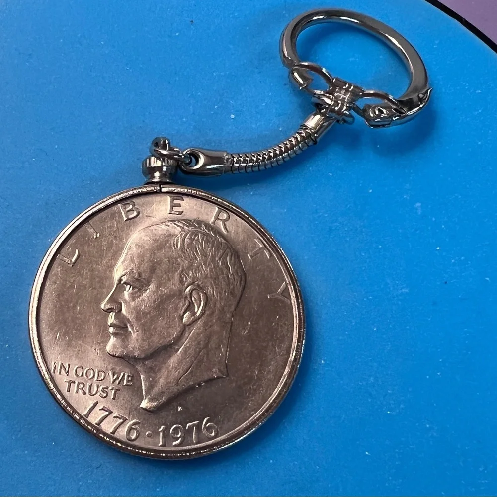 1776-1976 Bicentennial Eisenhower Liberty Bell Moon One Dollar US Coin & Chain